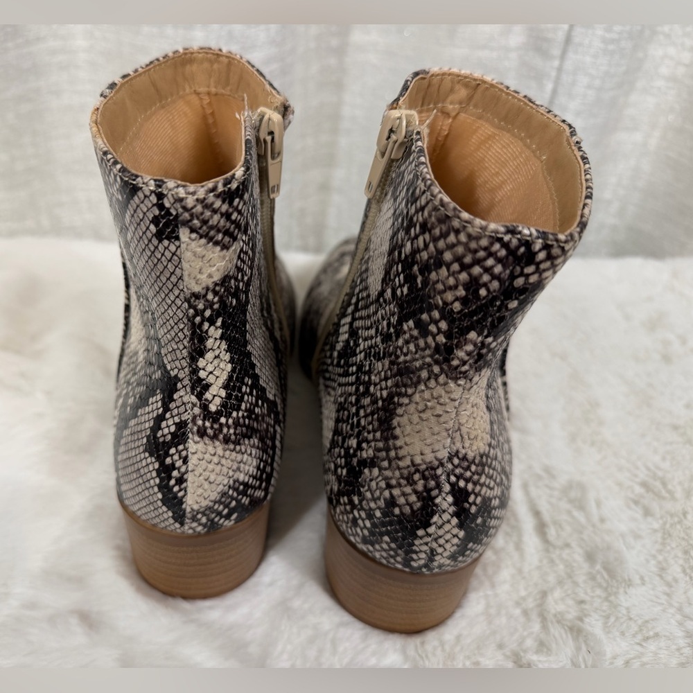 City Classified Women’s 9 Snakeskin Ankle Boot - Picture 6 of 7